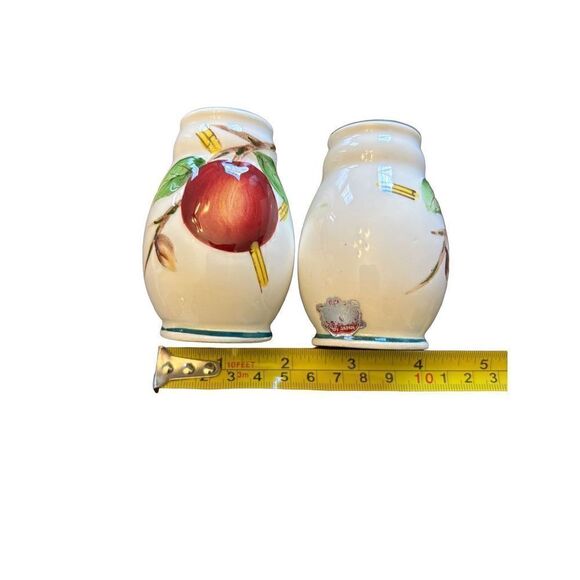 Vintage— UCAGCO Crab Apple salt & pepper shakers *w maker stickers* - Picture 4 of 9